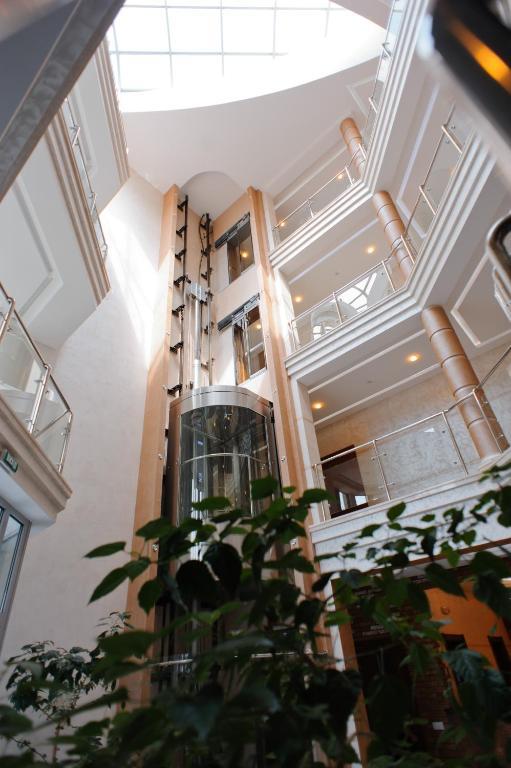 Karpaty Hotel Khust Exteriör bild