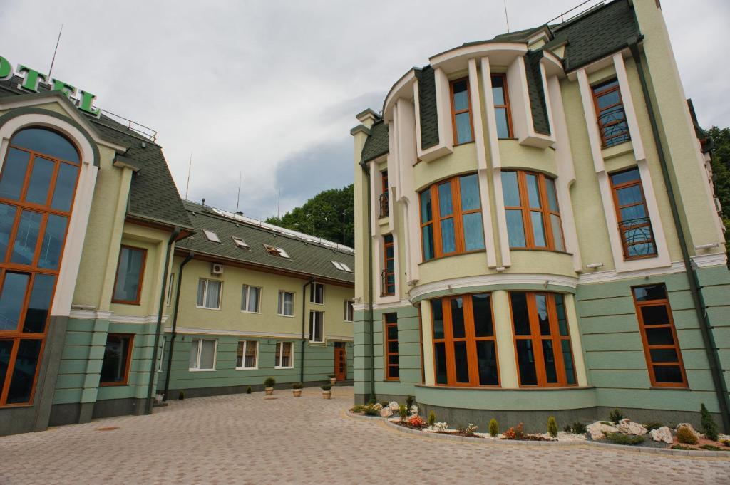 Karpaty Hotel Khust Exteriör bild