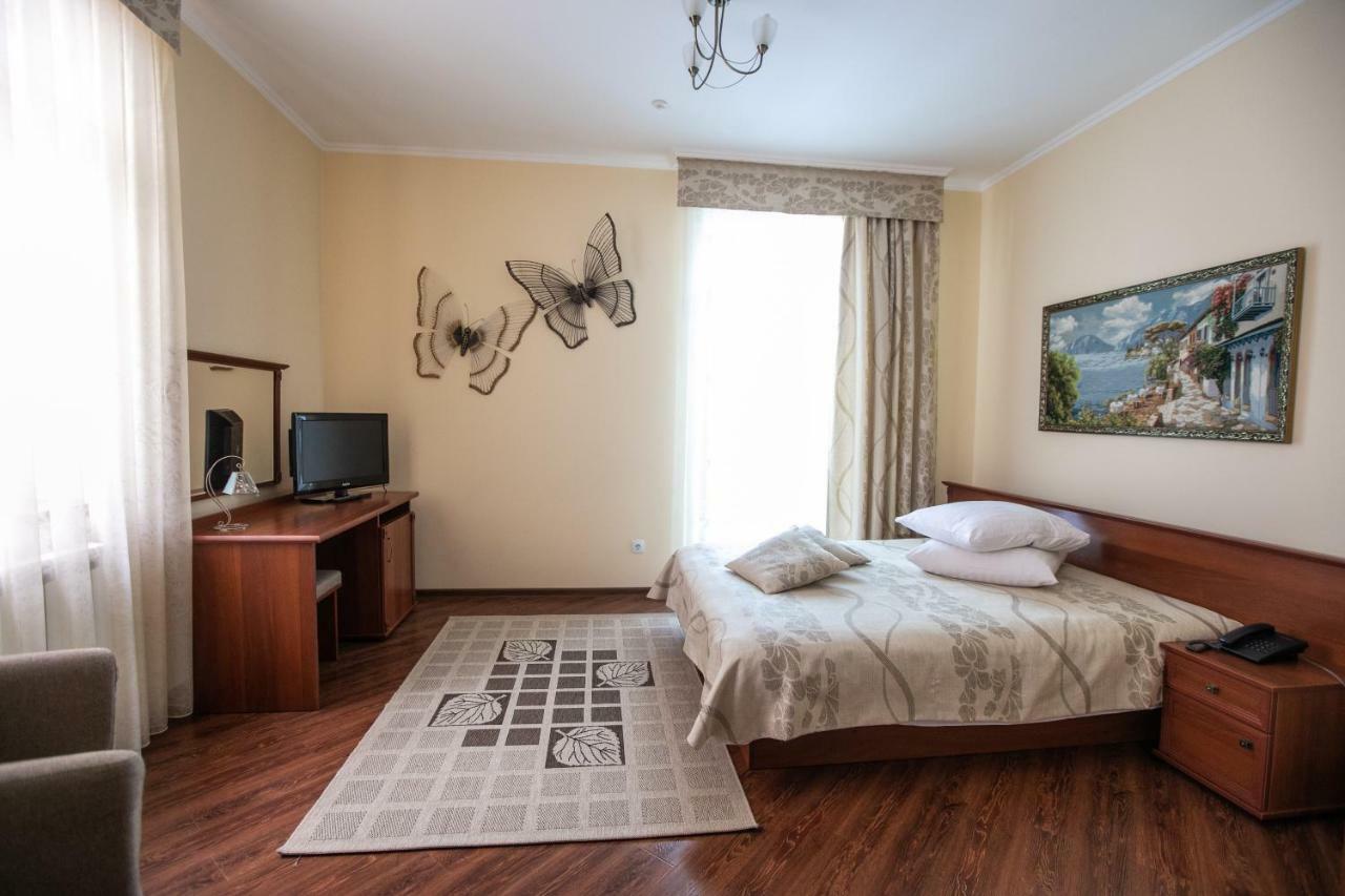 Karpaty Hotel Khust Exteriör bild
